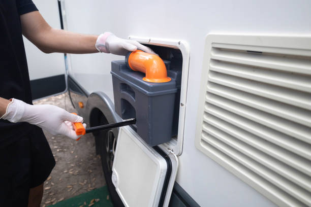 Best Portable restroom trailer rental  in Jeffersonville, OH